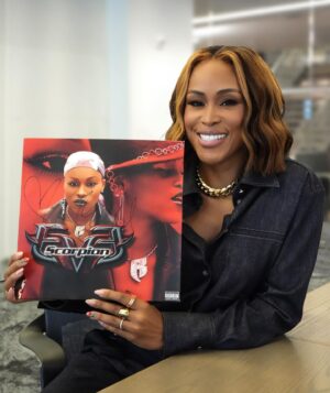 Eve Instagram - Hi Ya’ll, tune in tonight at 7pm EST for a live signing event and don’t forget to go over to whosthatgirlbook.com to pre-order their Limited gold signed edition before they sell out and also a chance to win a signed ‘Scorpion’ red marble vinyl.🐾