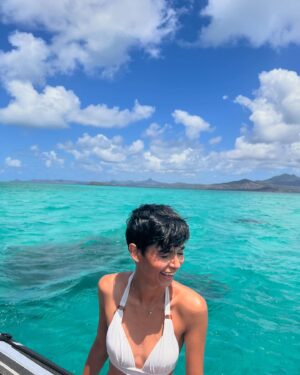 Ève Gilles Instagram - Un petit peu de Mayotte pour vous donner envie de découvrir l’île 🇾🇹❤️