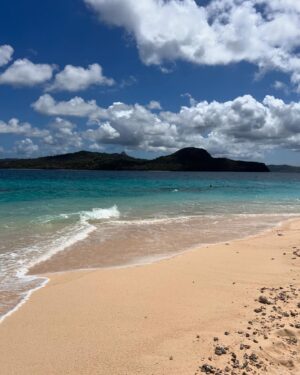 Ève Gilles Instagram - Un petit peu de Mayotte pour vous donner envie de découvrir l’île 🇾🇹❤️