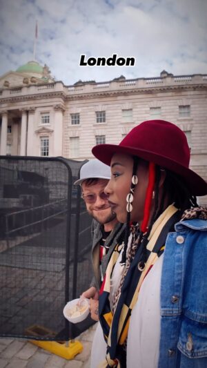 Fatoumata Diawara Instagram - With my brother Damon in London ! Much loveeee . @damonalbarnunofficial  @gorillaz @london