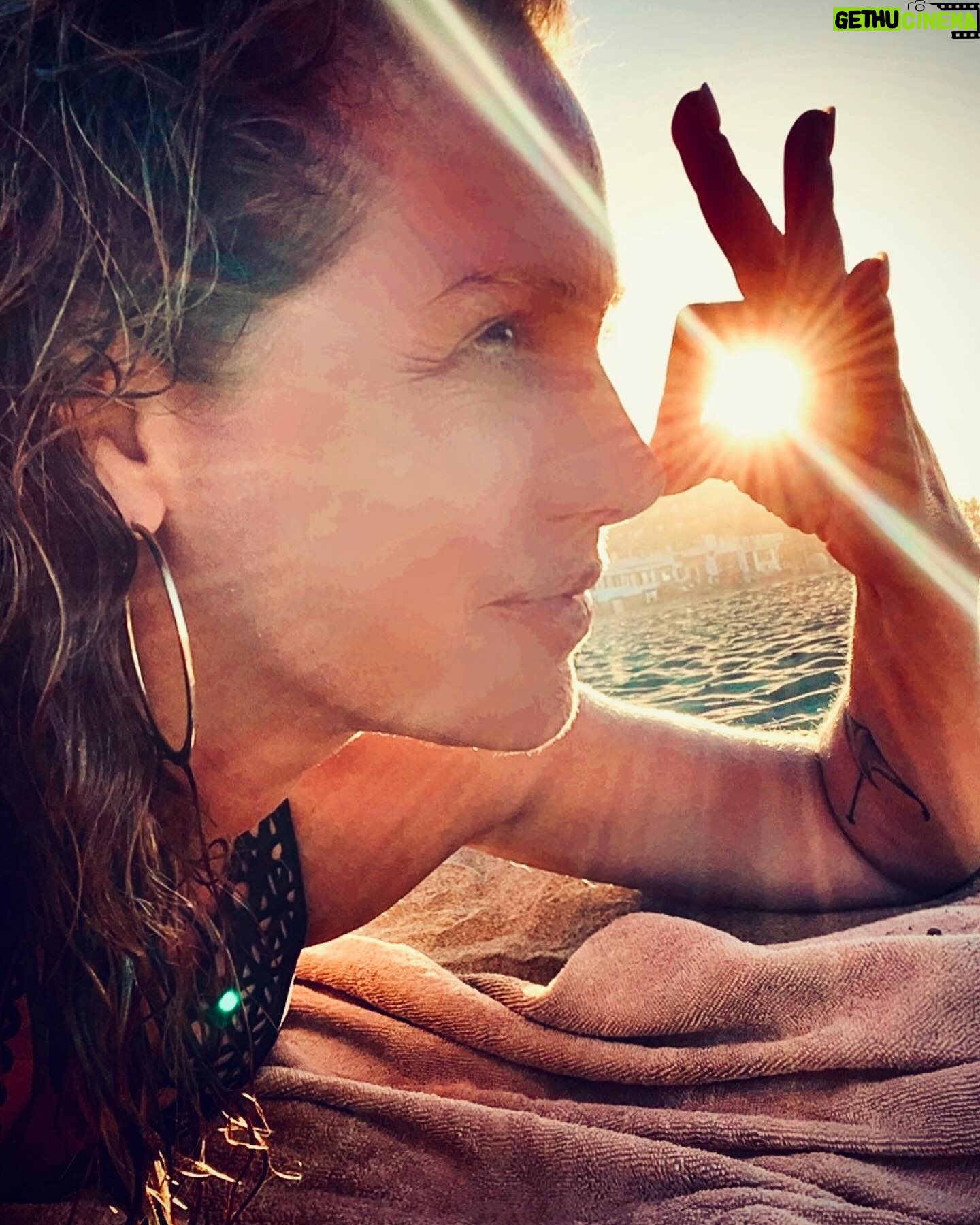 Felicitas Woll - 4.8K Likes - Ich hab das Licht 🌞😄 #catchthelight #sunset #capricorn habt einen schönen Sonntag 🙋♀️
