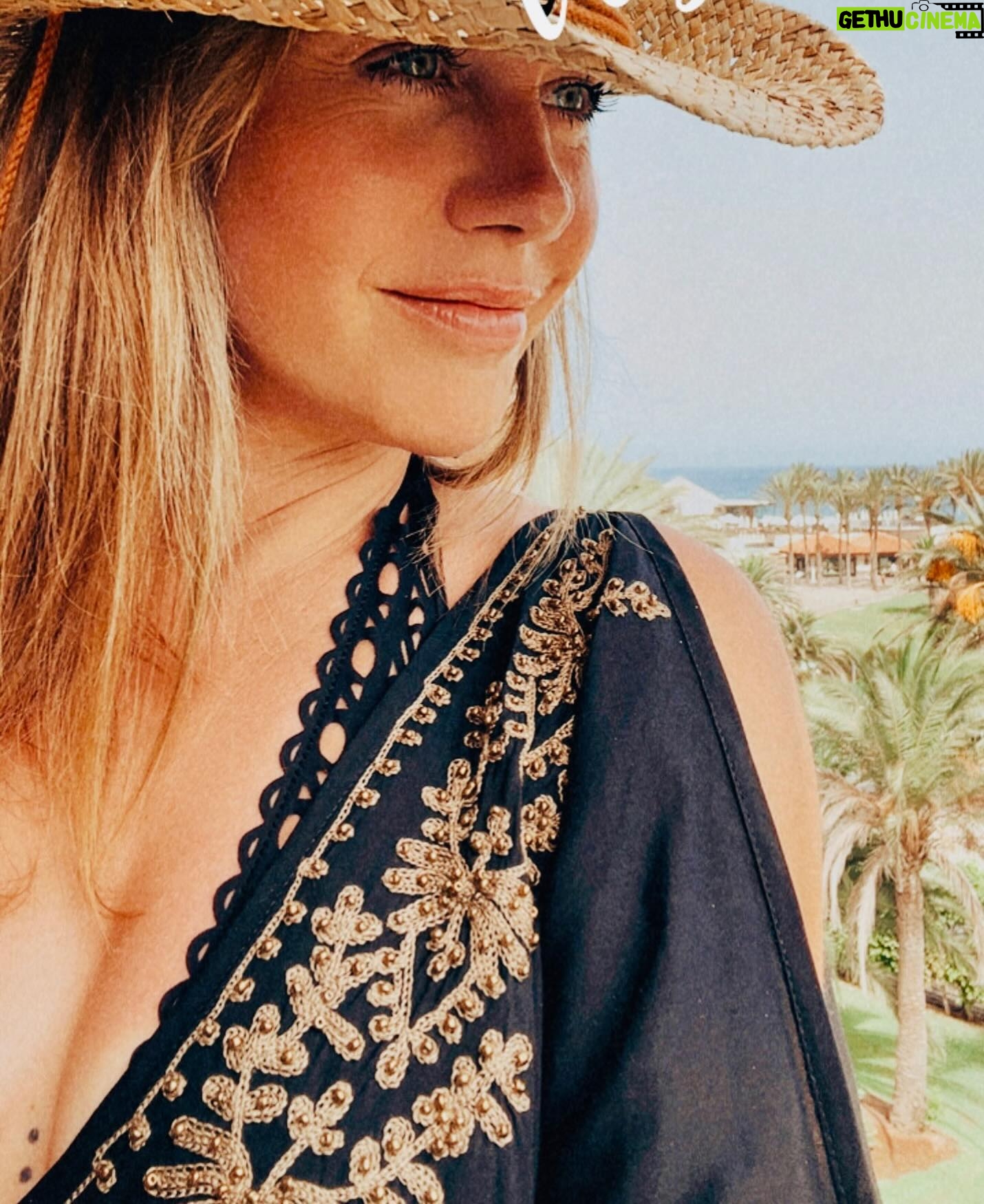 Felicitas Woll - 4.9K Likes - Ohne Hut geht hier nix🌞🫠 #mondayvibes #summerlove #summerlook