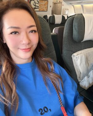 Florence Kwok Instagram - #sydney 
我都唔覺
原來我冇去过澳洲
突然有啲期待🥰
Yeah✌🏿