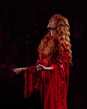 Florence Welch Instagram - Thank you so much @bbcproms for the most incredible experience.
It was such an honour and a joy to reimagine Lungs with @julesbuckleymusic and his orchestra. 
In a way, it finally became the album I had always had in my head 15 years ago. (Turns out we just needed the @royalalberthall organ, a 60 piece orchestra and the @lcvchoir) 🫁♥️🫁

Creative Direction: @mollyjane_x 
Movement Direction: @m.j.h.a.r.p.e.r
Costumes: @allen_and_adcock_ 
🥀 @aldenejohnson @rodarte