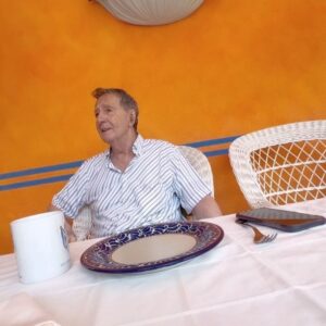 Florencia de Saracho Instagram - Hoy hace dos semanas festejamos tu cumple 85 y hoy hace una semana te dormiste para siempre.  Me hubiera encantado decirte tantas cosas, primero que nada agradecerte por haberme tratado como una hija y decirmelo siempre, que yo era tu hija. Por haber educado al mejor hombre que hoy es mi esposo y padre de tus nietos. Gracias por esas historias, por esos recuerdos que nos dejas. Vuela alto alto y cuídanos siempre . Te amamos