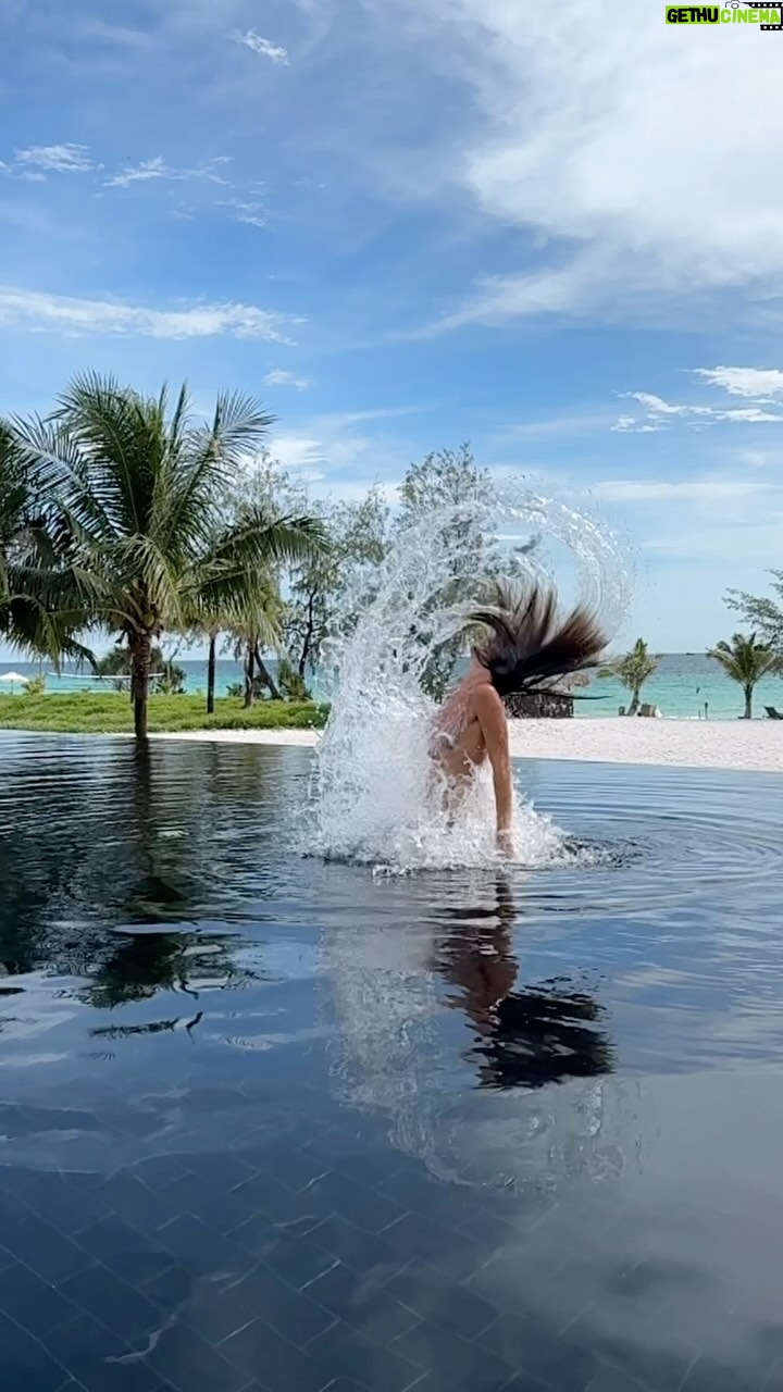 Francesca Valtorta - 1.3K Likes - Questa è la mia vita.
Con l’amichevole partecipazione di @federinco92
#thisisme 🐣
#francescavaltorta #me #thisismylife #travel #pool #sunmer #summervibes