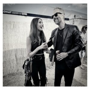 Frédérique Bel Instagram - this guy is a genius @jhnstrgsm 😎  #backstage #rock #rockenseine2024 .  @_ghinzu_❤️