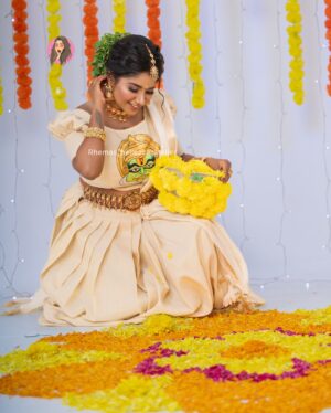 Gabriella Sellus Instagram - May the melodies of Onam bring harmony to your life and the dance of celebration continue forever 🌸✨

Wishing y’all a very happy Onam! From team #rhemasbellezzaatelier™️ ❤️🙏🏻

Ft: @gabrellasellus_official 
Mua: @rhema_ashok @rhemas_bellezza_atelier 
Wearing: @prisara_thedesignercompany 
Hairstylist: @miss_pretty_makeoverartist 
Decoration: @md__your__surprise__paradise 
Dop: @jaihindh_photography 
Flower: @lsquarebridalflowerdesigner 
Studio: @srbsmodellingstudios 
Jewellery: @gold_copy1486