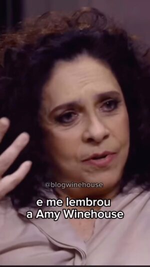 Gal Costa Instagram - Hoje, 14 de setembro, seria aniversário da cantora londrina @amywinehouse, uma voz inigualável que marcou a história da música com sua alma e intensidade. Gal sempre foi fã de Amy e a teve como referência para os arranjos de “Palavras no Corpo”.

#Repost @blogwinehouse Você sabia? A música “Palavras no corpo” de Gal Costa foi inspirada em Amy Winehouse, seu arranjo teve como base a música “Wake Up Alone” de Amy. 
Eterna Gal Costa, eterna Amy ❤️ 

#GalCosta #AmyWineHouse #EquipeGal