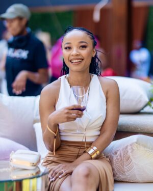 Gaosi Raditholo Instagram - I don’t indulge but… I did take a sip or two! & I must say @nerowineglobal is so good! So smooth! ✨🌻✨ if I had the jargon I’d be a wild word smith right now…  S/O to  @mokoenalive for upholding such impressive standards! … ✨🌹🍃