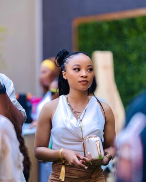 Gaosi Raditholo Instagram - @nerowineglobal launched it’s Rose ✨🥂✨ ! A beautiful moment to celebrate @mokoenalive & your Hard work! The event was immaculate! Launch 🚀- An Incredible success. The journey is incredibly inspiring, quality wine & quality life. Cheers to a grand moment and another massive milestone. 

Thank you for having me! ✨🌹🍃🌻✨💕✨