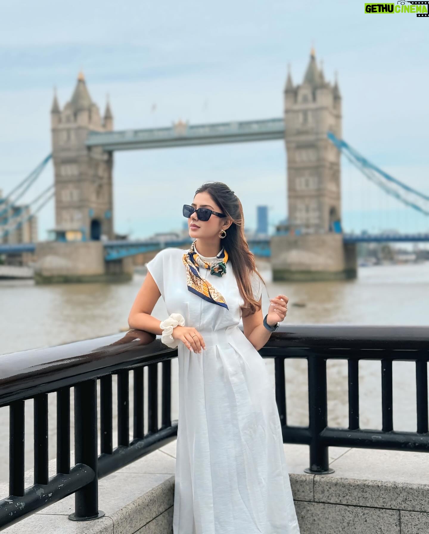 Garima Sharma - 2.3K Likes - Hi 🇬🇧
#keepsmiling #travel #london