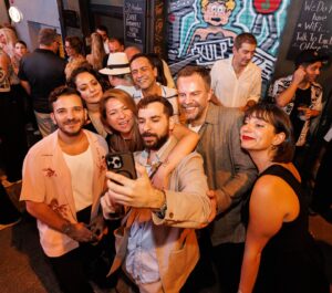 Gaye Su Akyol Instagram - Önümüzdeki birkaç ay bu fotoları paylaşıcam herkes sığınaklara diye uyarmıştım Part II
🍸♥️🍸
3.9.2024 @blind_istanbul
📸 @edanryilmz / mey