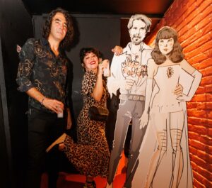 Gaye Su Akyol Instagram - Önümüzdeki birkaç ay bu fotoları paylaşıcam herkes sığınaklara diye uyarmıştım Part II
🍸♥️🍸
3.9.2024 @blind_istanbul
📸 @edanryilmz / mey