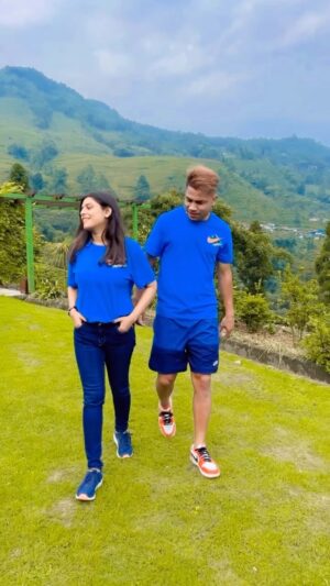 Geetashree Roy Instagram - That’s how we started our friendship… Dekhungi, Sochungi kal parso kuch kahungi….😉😉 Friends Forever…

#reels #reelinstagram❤️ #reelkarofeelkaro #friendship