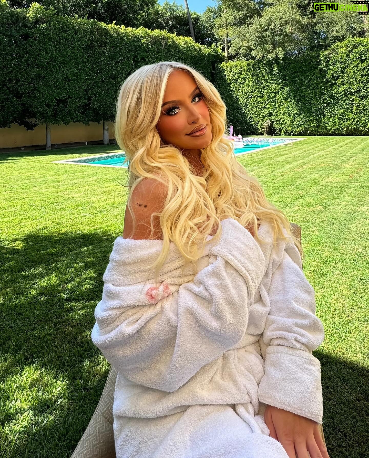 Gigi Lazzarato - 3 Likes - moments from the glam chair this morning🌴☀️
