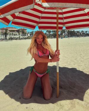 Gigi Lazzarato Instagram - sandy cheeks😋