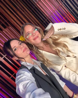 Gimena Accardi Instagram - gracias @natijota por pedirlo, gracias @olgaenvivo por realizarlo, gracias @bycrismorena por crearlo y GRACIAS A USTEDES POR ESTAR SIEMPRE DEL OTRO LADO BANCANDO! 💘 sin dudas, fue un evento icónico e inolvidable para todos. salió todo fantástico porque hubo muuucha gente trabajando sin dormir para lograrlo! son unos capos totales! en lo personal, volver a subirme al Rex con mis amigos, y el amor de mi vida es una experiencia que no pensé que se repetiría y fue muuuy emocionante! wow todavia estoy sin palabras…sigo en las nubes 🥹
*la rompiste todaaa @natijota gracias por invitarme a hacerlo con vos. 🌹
