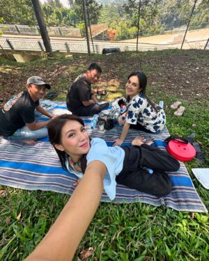 Girindra Kara Instagram - Perselfiean Puncak~