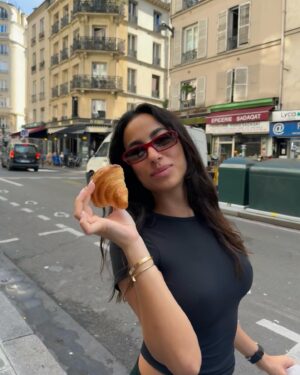 Gizem Emre Instagram - Paris with the girls is always a good idea 🤍