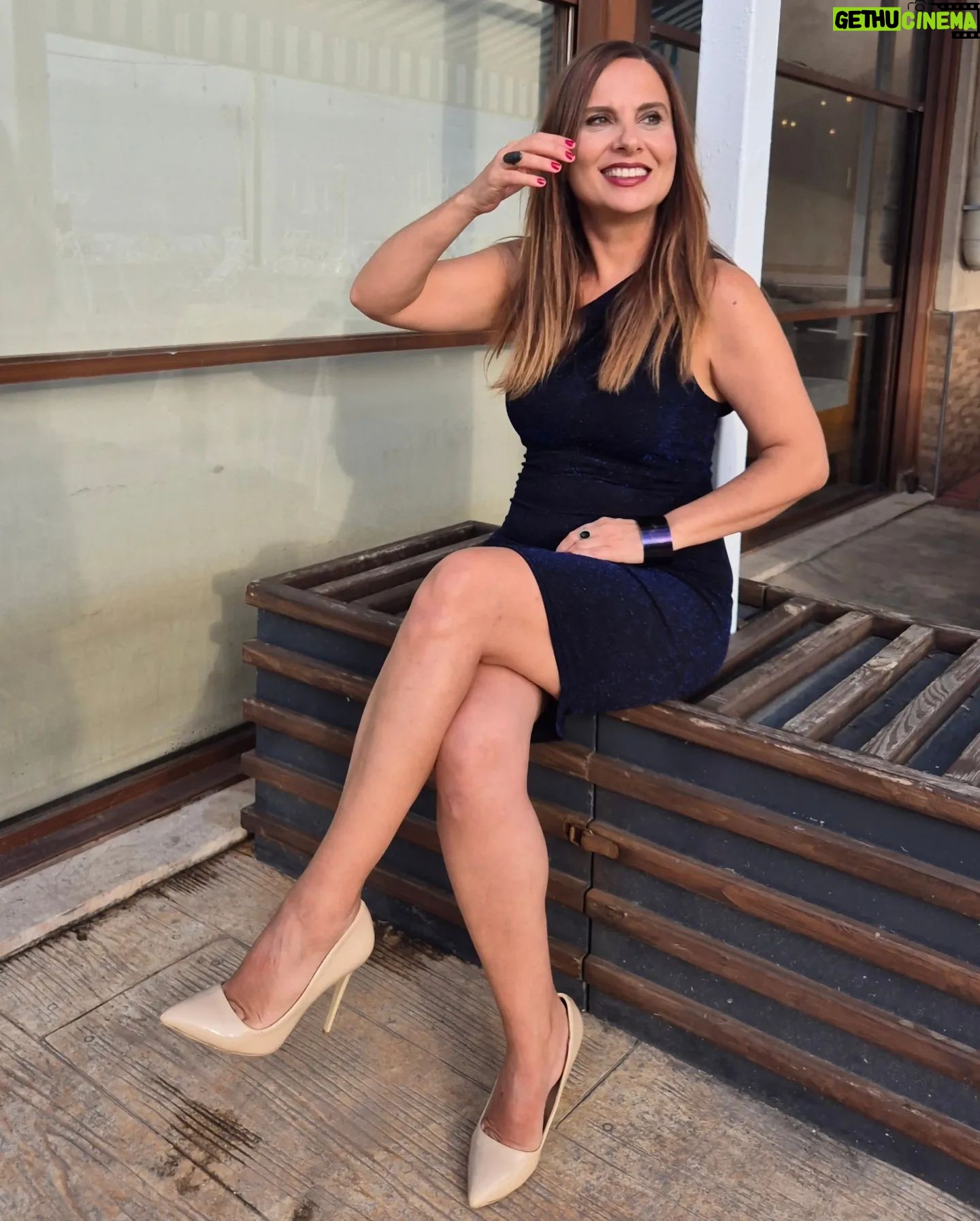 Goncagül Sunar - 2.9K Likes - 35 yılı aşmış dostluklar...💐🌺 en yakın arkadaşım kızını evlendirdi isimli fotoğraf serisi💃👰♂️🤵👭🥳 ya da bir nevi düğün dumb 💐💐 @demica.handmade @figenhno @filizertani @sennursunar
