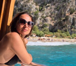 Goncagül Sunar Instagram - Kelebekler vadisi koylar vs..yaz uzadı mı ne 🏝🏖