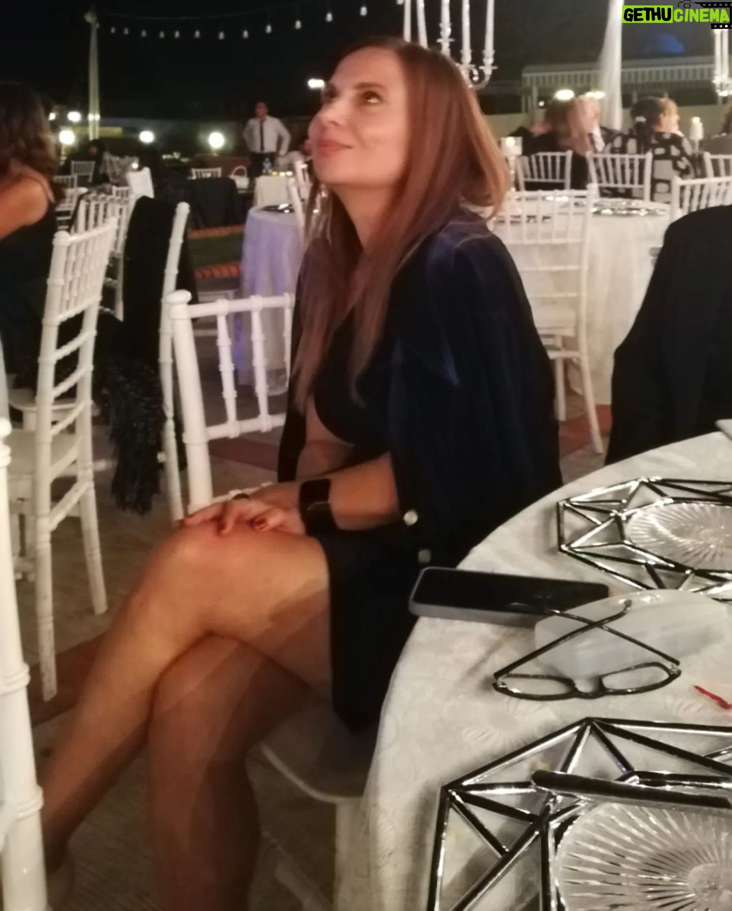 Goncagül Sunar - 2.9K Likes - 35 yılı aşmış dostluklar...💐🌺 en yakın arkadaşım kızını evlendirdi isimli fotoğraf serisi💃👰♂️🤵👭🥳 ya da bir nevi düğün dumb 💐💐 @demica.handmade @figenhno @filizertani @sennursunar