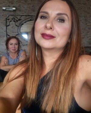 Goncagül Sunar Instagram - 35 yılı aşmış dostluklar...💐🌺 en yakın arkadaşım kızını evlendirdi isimli fotoğraf serisi💃👰‍♂️🤵👭🥳 ya da bir nevi düğün dumb 💐💐 @demica.handmade @figenhno @filizertani @sennursunar