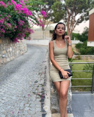 Gözde Duru Instagram - Take a break🍀🌸