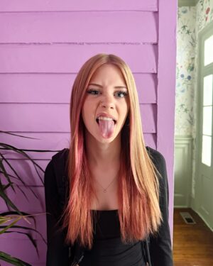 Gray Benko Instagram - Me: Let me get a cute picture of your new pink hair before school. 

Her: ⬆️😏

Also.  Not me just now realizing that she snuck her fake nose ring by me this morning and went to school like that 😑 teenagerssssss yayyyyyy