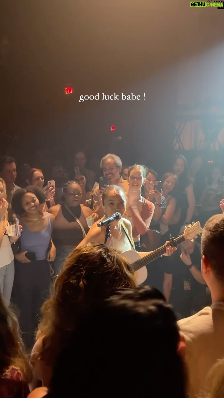 Griff - 26K Likes - A moment of a Chappell to kick start night 1 of US tour 🇺🇸 🫶
#chappellroan #goodluckbabe