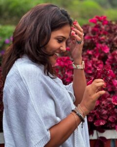 Actress Gulki Joshi HD Photos and Wallpapers November 2024