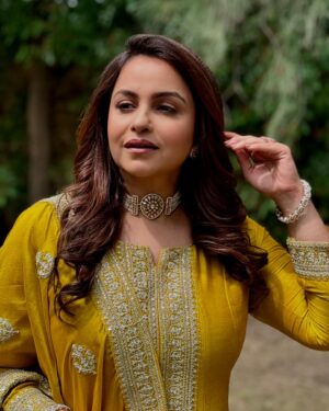 Gurdeep Kohli Instagram - Festive ready…. And you????
#letthefestivitiesbegin🎉 #instafashion #lovemylenses📸📸 #instagram

Hair @vaishairstylist 
Makeup @makeup_by_mujahid
