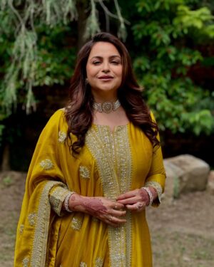 Gurdeep Kohli Instagram - Festive ready…. And you????
#letthefestivitiesbegin🎉 #instafashion #lovemylenses📸📸 #instagram

Hair @vaishairstylist 
Makeup @makeup_by_mujahid