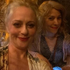 Guta Stresser Instagram - Sexta tive a alegria de dar vida à Blanche Dubois de #umbondechamadodesejo com a @stellamarissarte fazendo a Stella lá no @wnkbar em noite de Celebrar o Cinema do #almodóvar com cena do Bonde, que é a peça que Marisa Paredes faz, no papel de uma atriz, que interpreta Blanche nos palcos, no filme #tudosobreminhamãe 🌹👠🌹🎵🎭🥃🧳👜🚋🚊♥️ A gente amou, espero que o publico presente tenha curtido tanto quanto a gente!! Os clicks de cena são da amiga @lizisuee 🙏🏼💋Obrigada amora!!!
.
.
.
.
#gutastresser #stellamaris #atrizes #arte #teatro #cultura #almodovar #umbondechamadodesejo #atrizes #wonka #curitiba #blanche #stella #amomuitotudoisso #festaalmodovar #cabaré