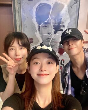 Ha Da-in Instagram - 소중이들, 지훈이 연극행👆🏻👉🏻👈🏻👇🏻
미소가득 #인생네컷
The NUTS #너츠 ✌🏼👍🏼
