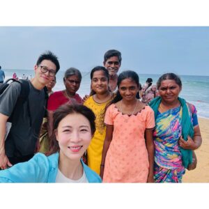 Ha Ji-won Instagram - 🩵🤍✈️