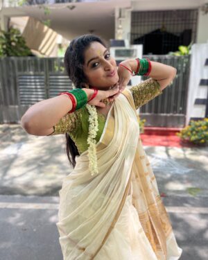 Harika Sadu Instagram - Onam vibes ❤️🥰🙏 blouse designed by @studio_sushma