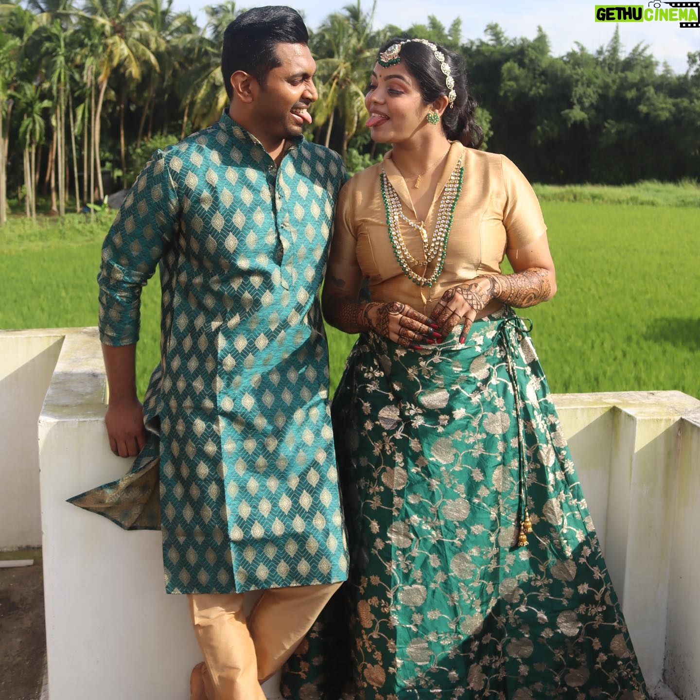 Haritha Nair - 7.8K Likes - Stained with love and a bit of henna too💚
Swipe onto the last pic to see the real us😝
Henna by @hidha_henna_