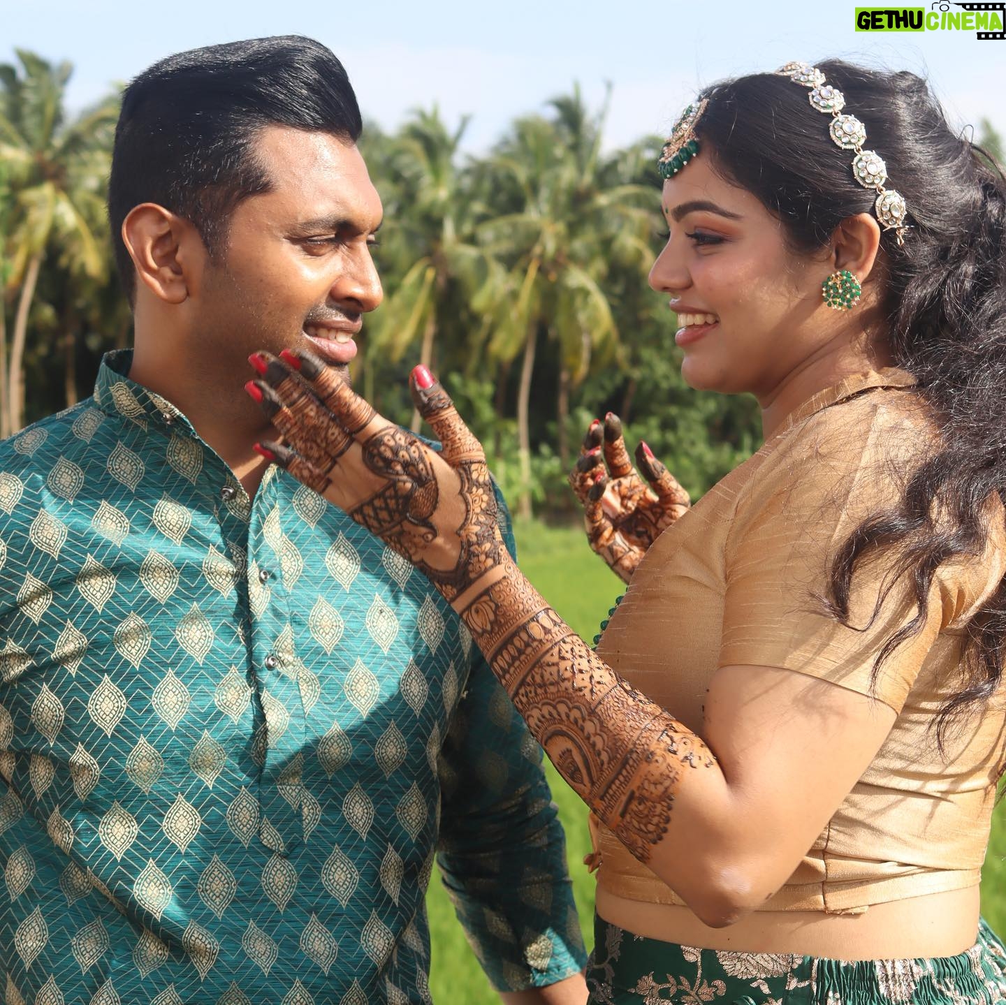 Haritha Nair - 7.8K Likes - Stained with love and a bit of henna too💚
Swipe onto the last pic to see the real us😝
Henna by @hidha_henna_