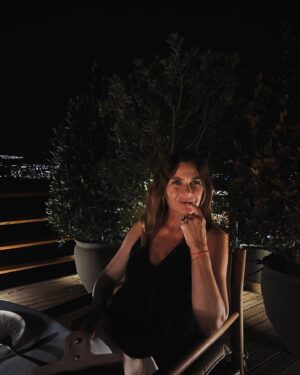 Hatice Aslan Instagram - Sohbeti ,yemeği ,müziği,atmosferi şahane bir akşamdı.Teşekkür ederim bu nazik davet için @mugeugurlarr 🙏🏼❤️🌹(sevgili yönetmenim)
@comoyalikavak yolunuz açık olsun,herkesin ellerine sağlık 💯