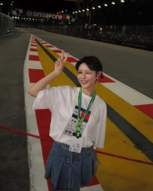 He Ying Ying Instagram - fast cars go zoom!!!!!! thank you @tommyhilfiger for the exhilarating experience i am a converted f1 fan fr 🏎 GO, TEAM MERCEDES ! 🏁💫❤️‍🔥💯

@TOMMYHILFIGER #TOMMYHILFIGERSG #TOMMYxF1
