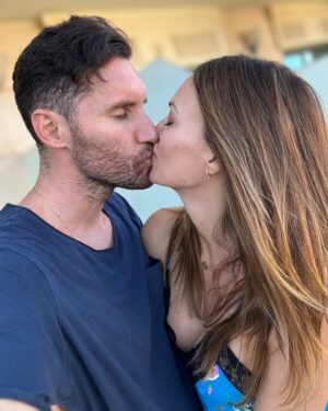 Helen Lindes Instagram - Bye bye summer!! Un verano lleno de emociones, despedidas, nuevos retos y muchas fotos de barrigas incipientes 🥰 Pero sobretodo un verano muy familiar y lleno de amor!! Empezamos nuevo curso lleno de ilusiones y cambios… #verano2024 #nuevatemporada #nuevocurso @rudy5fernandez