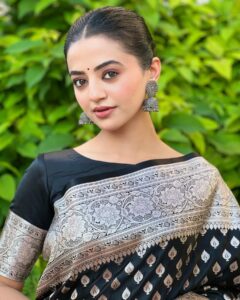 Actress Helly Shah HD Instagram Photos and Wallpapers September 2024