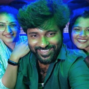 Hema Dayal Instagram - Summa Auto la oru  fun 🔥🤩🤩 #anuselva #hemadayal18 #hemadayal #hema #trending #instagood #instagram #raayan #arr #dance
#suntv #ztamil #valliyinvelan #trendingreels #tamil #friendship #trichendur #dhanush #arrahman #sjsurya