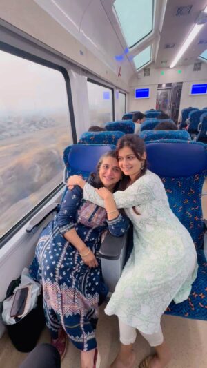 Hemal Ingle Instagram - Happy birthday to this ball of energy who I was blessed to call ‘Aai’ while shooting NMN 2. She is my confidant, my inspiration to live life, I want to always learn from her because she is so so so beautiful inside out and is absolutely modest about it. Love you so much @supriyapilgaonkar ❤️