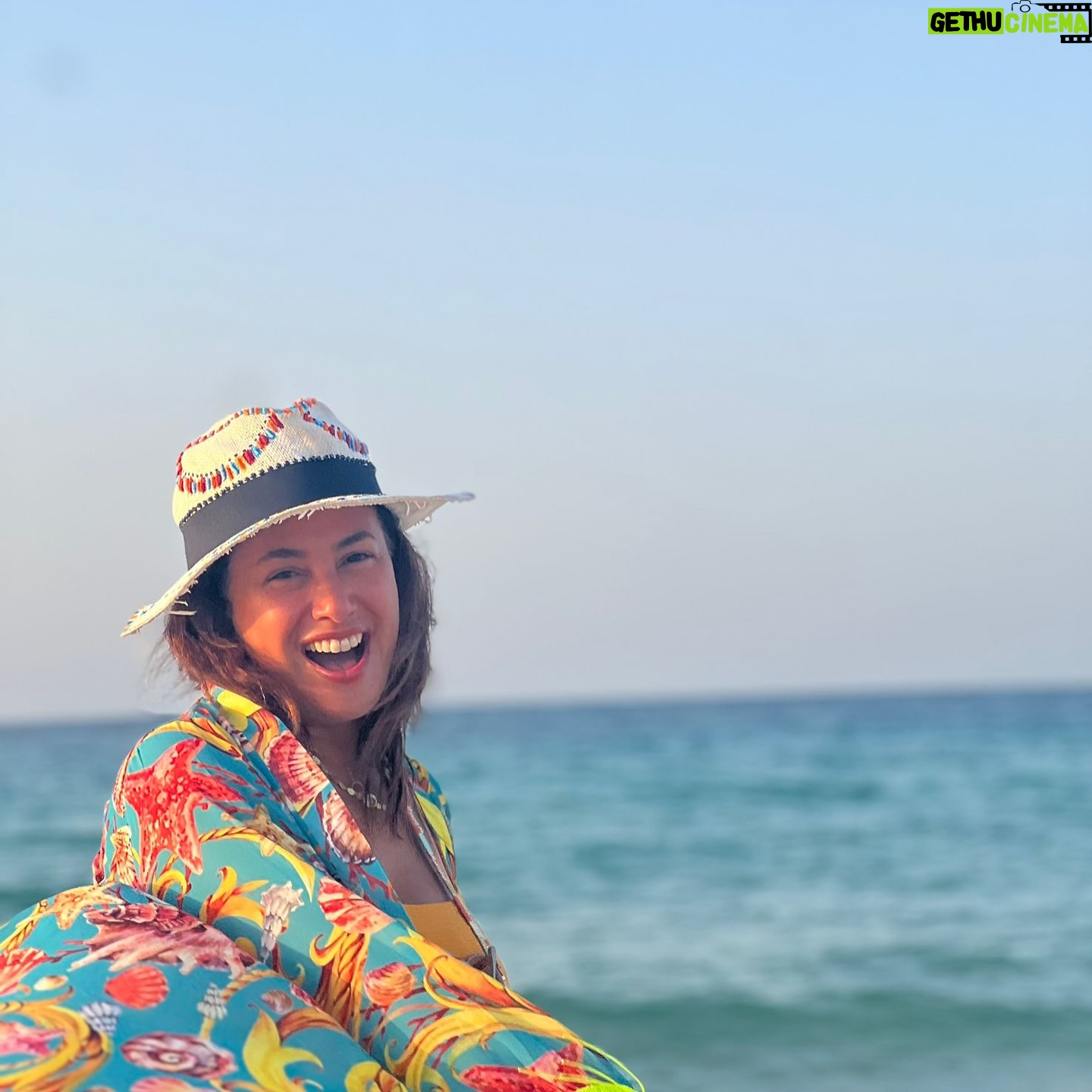 Hend Sabry - 67.4K Likes - Captured by my bestie @eventyabyhanan_akil 🌅🌅☀️🌊🌊