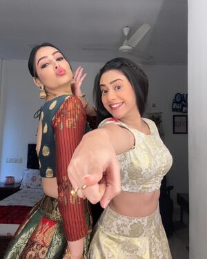 Hiba Nawab Instagram - So very demure and presentable 🤣😝