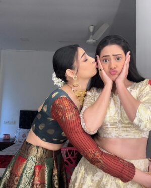 Hiba Nawab Instagram - So very demure and presentable 🤣😝