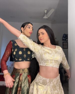 Hiba Nawab Instagram - So very demure and presentable 🤣😝